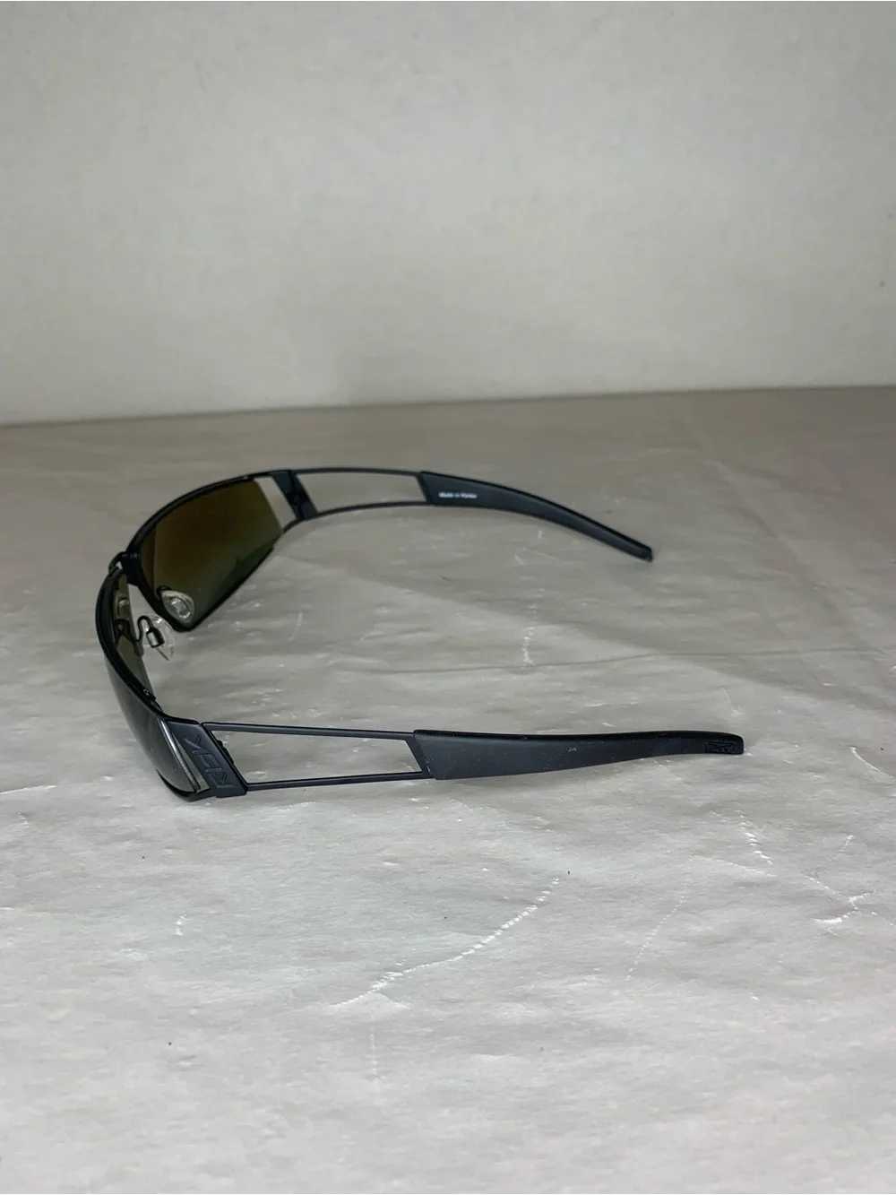 Reebok Black Men's Sunglasses in with Elm Green Gradient Lenses